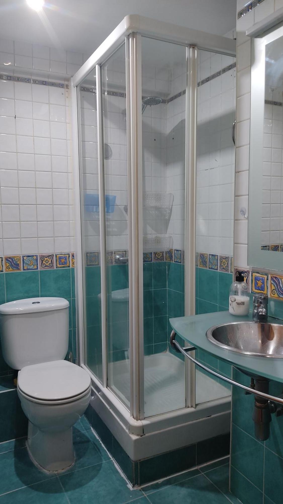 Готель Habitacion Individual Con Bano Y Cocina Compartida Мадрид Екстер'єр фото